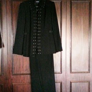 Kasper 3 Piece Pant Suit in Black